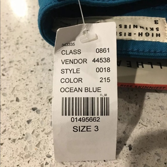 ๐ Bullhead Denim Co. High Rise Jeans - Picture 6 of 16